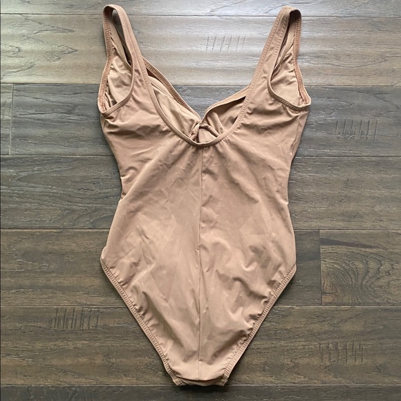 KARLA COLLETTO Basic Twist Tank One-Piece Swimsuit Womens Sz 10 Cocoa Tan - Picture 4 of 5
